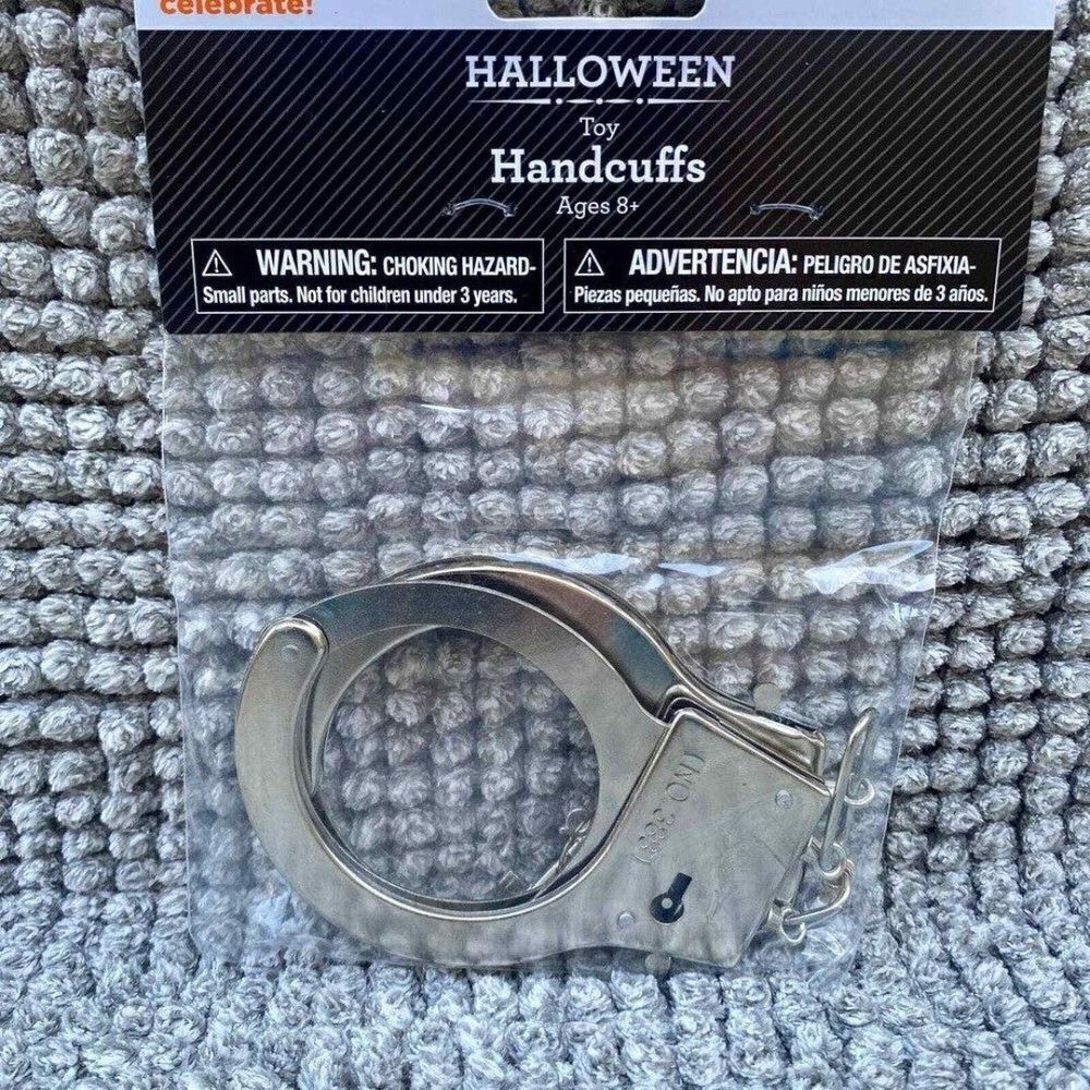 Halloween Toy handcuffs NWT | Ages 8+
